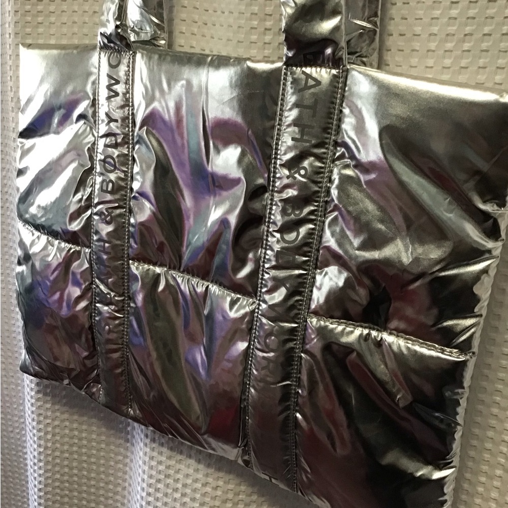 BATH & BODY WORKS TOTE BAG, NWT - Picture 4 of 7